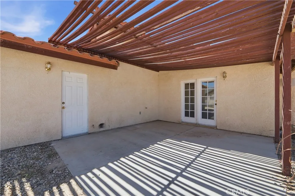 15622 Burwood Victorville, CA 92394