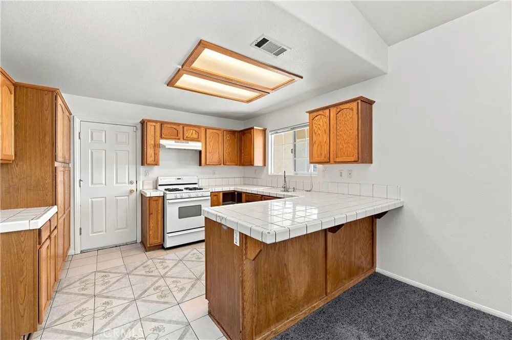15622 Burwood Victorville, CA 92394