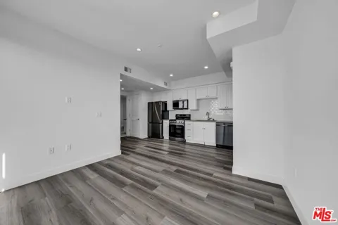 667 Wilton Place #504