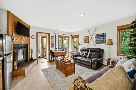 6520 Schuss Mountain Lane