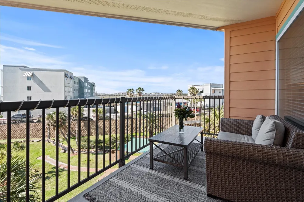 9520 Seawall Boulevard #315 Galveston, TX 77554