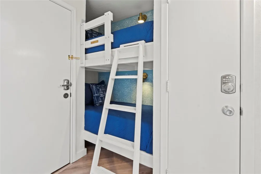 9520 Seawall Boulevard #315 Galveston, TX 77554