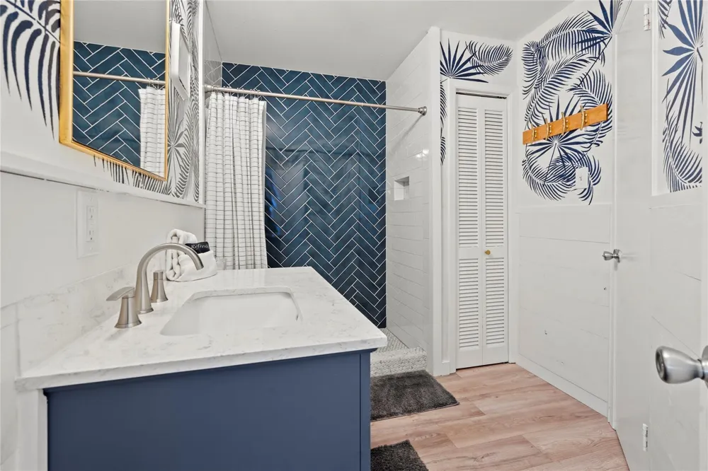 9520 Seawall Boulevard #315 Galveston, TX 77554