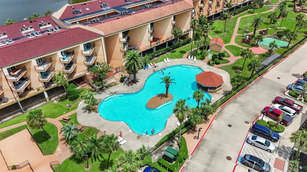 9520 Seawall Boulevard #315 Galveston, TX 77554