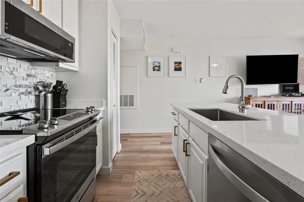 9520 Seawall Boulevard #315 Galveston, TX 77554