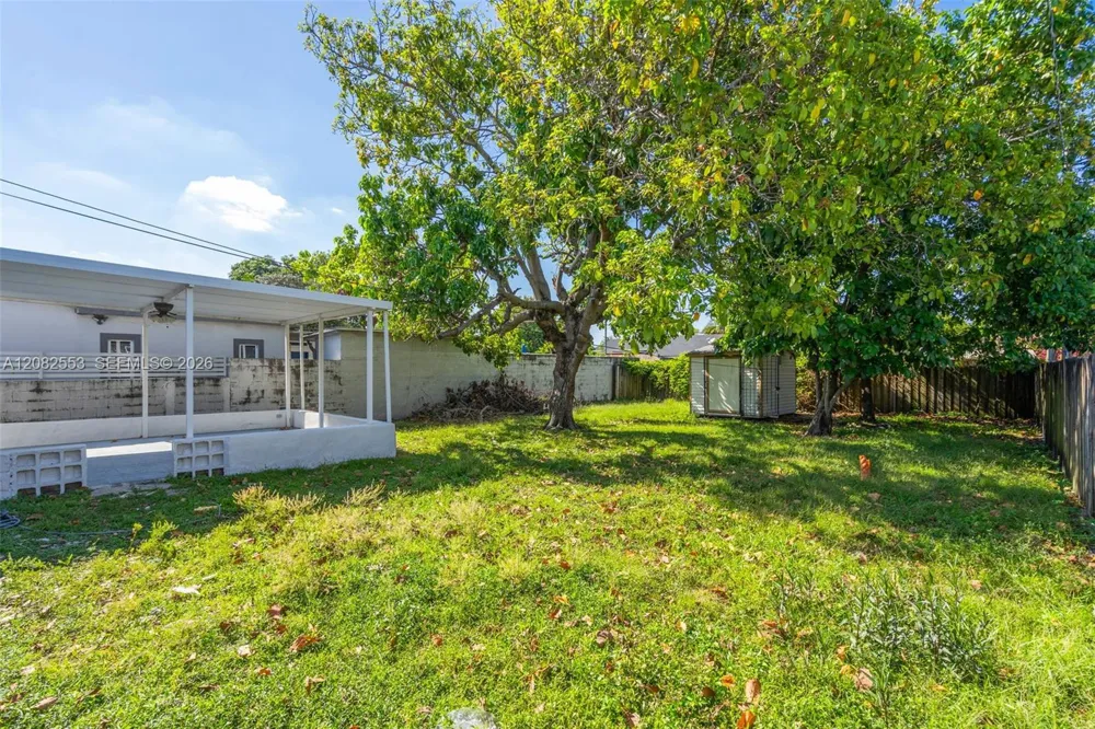 739 W 30th St Hialeah, FL 33012