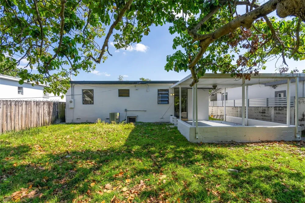 739 W 30th St Hialeah, FL 33012