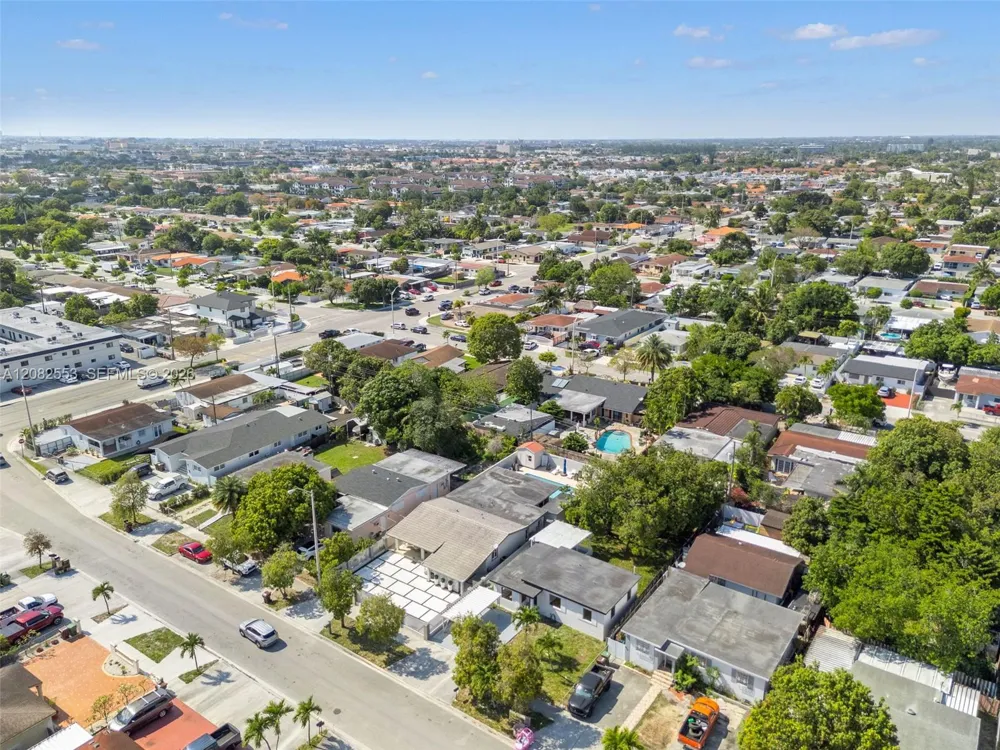 739 W 30th St Hialeah, FL 33012
