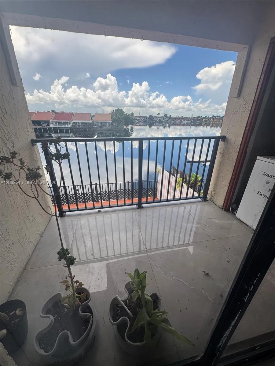 5530 W 26th Ct #210 Hialeah, FL 33016