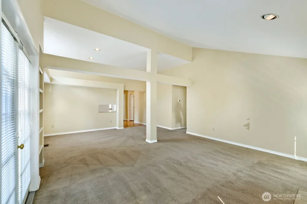 10063 Wallingford Avenue Seattle, WA 98133