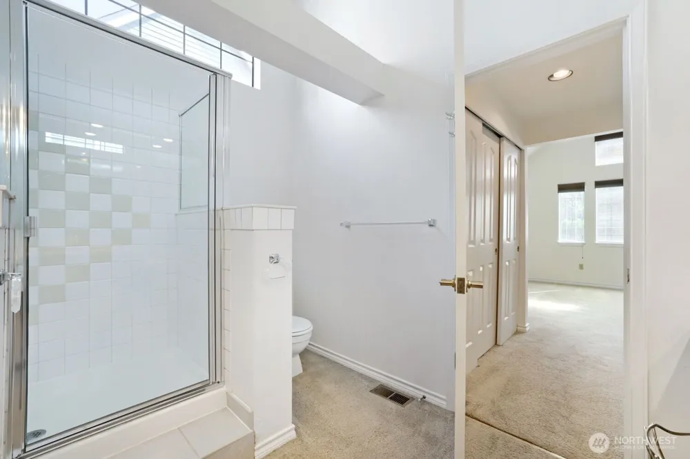 10063 Wallingford Avenue Seattle, WA 98133