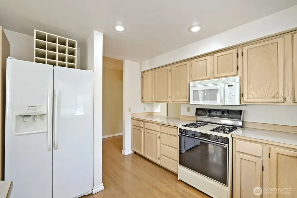 10063 Wallingford Avenue Seattle, WA 98133