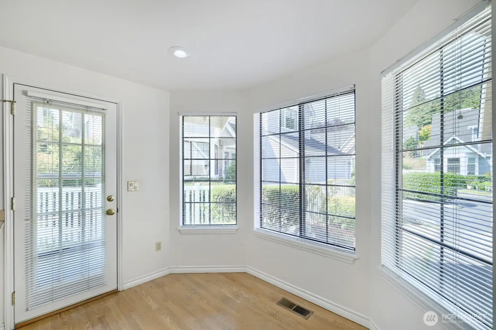 10063 Wallingford Avenue Seattle, WA 98133