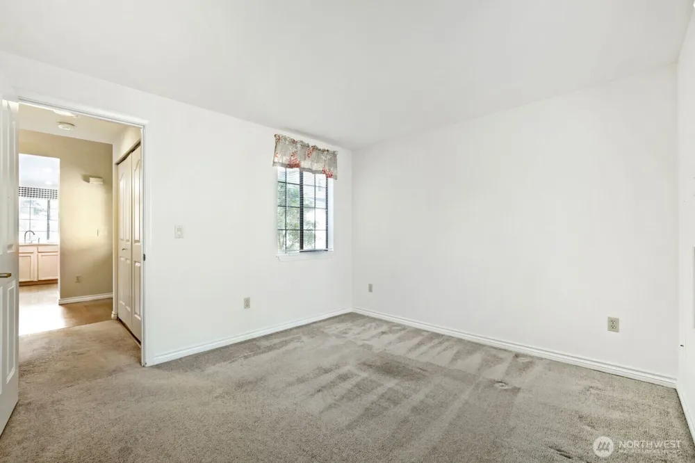 10063 Wallingford Avenue Seattle, WA 98133