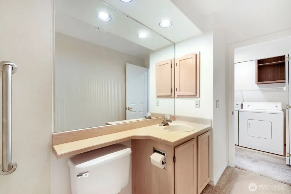 10063 Wallingford Avenue Seattle, WA 98133