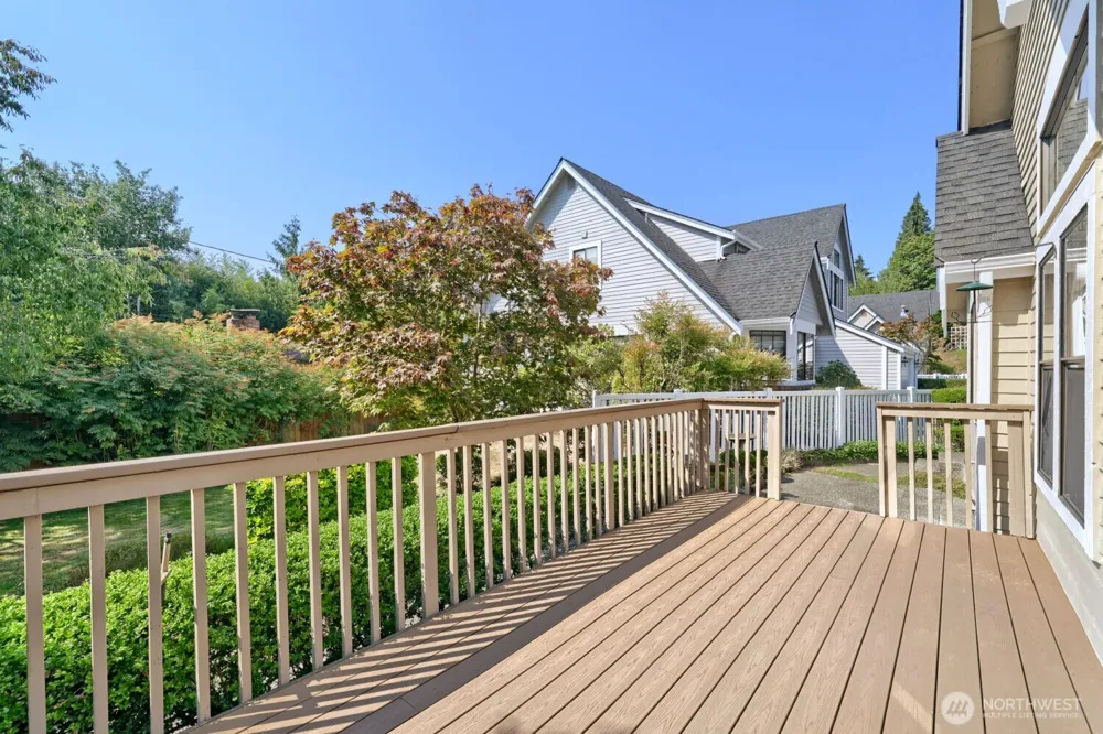 10063 Wallingford Avenue Seattle, WA 98133