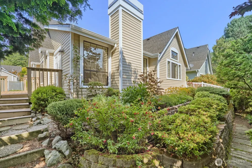 10063 Wallingford Avenue Seattle, WA 98133