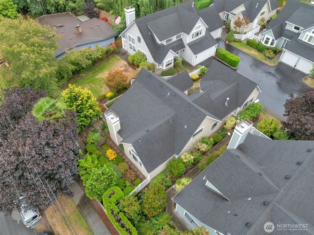 10063 Wallingford Avenue Seattle, WA 98133