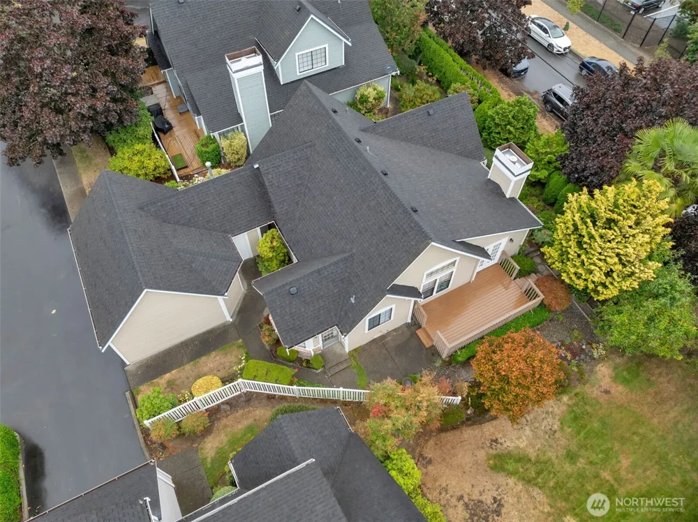 10063 Wallingford Avenue Seattle, WA 98133