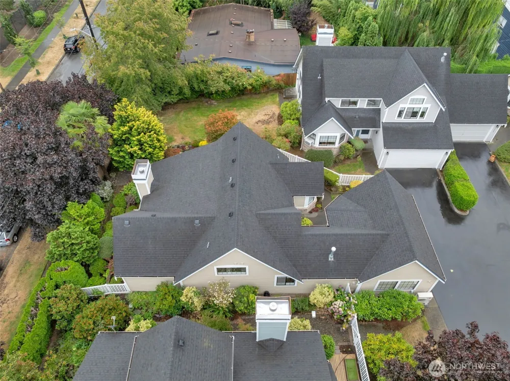10063 Wallingford Avenue Seattle, WA 98133