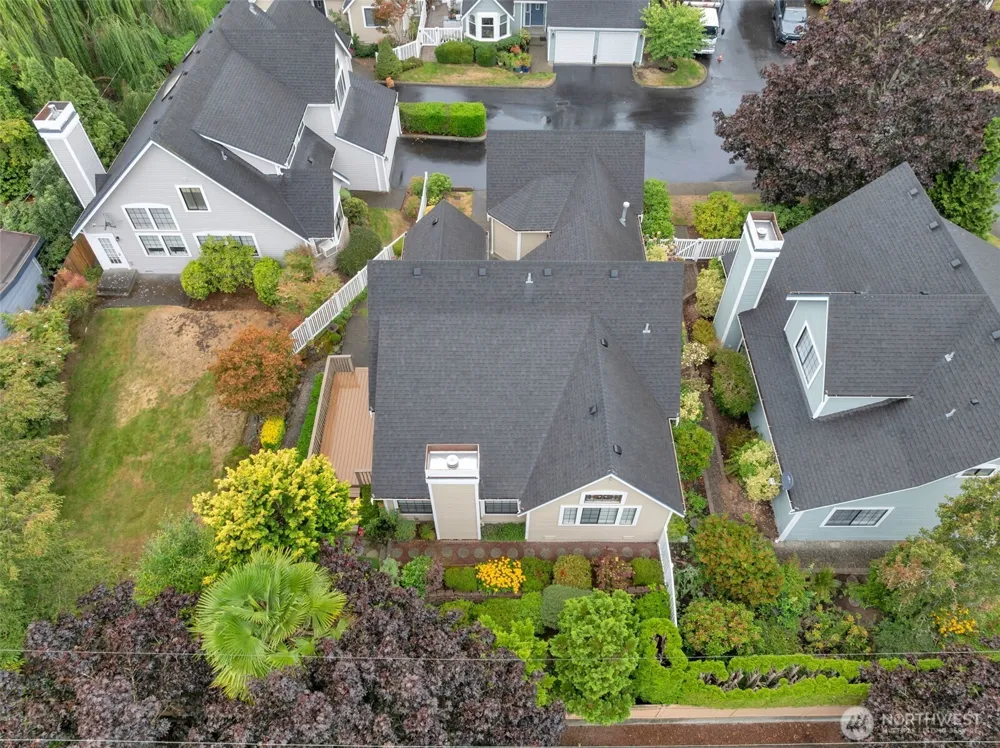 10063 Wallingford Avenue Seattle, WA 98133