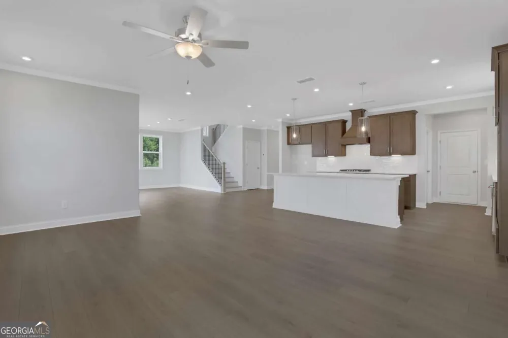 4081 Adler CIR Buford, GA 30519