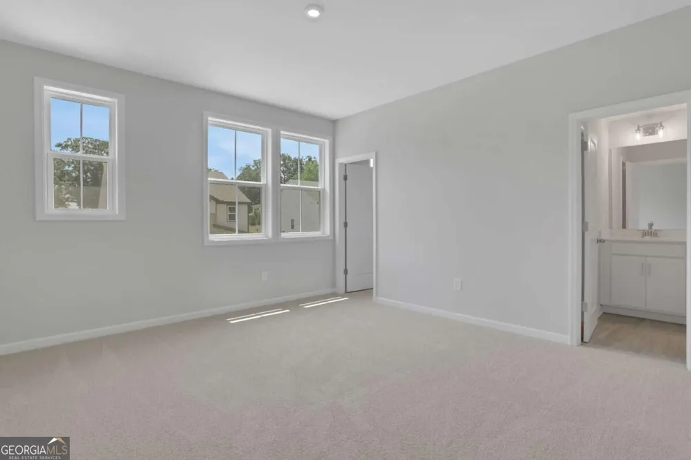 4081 Adler CIR Buford, GA 30519