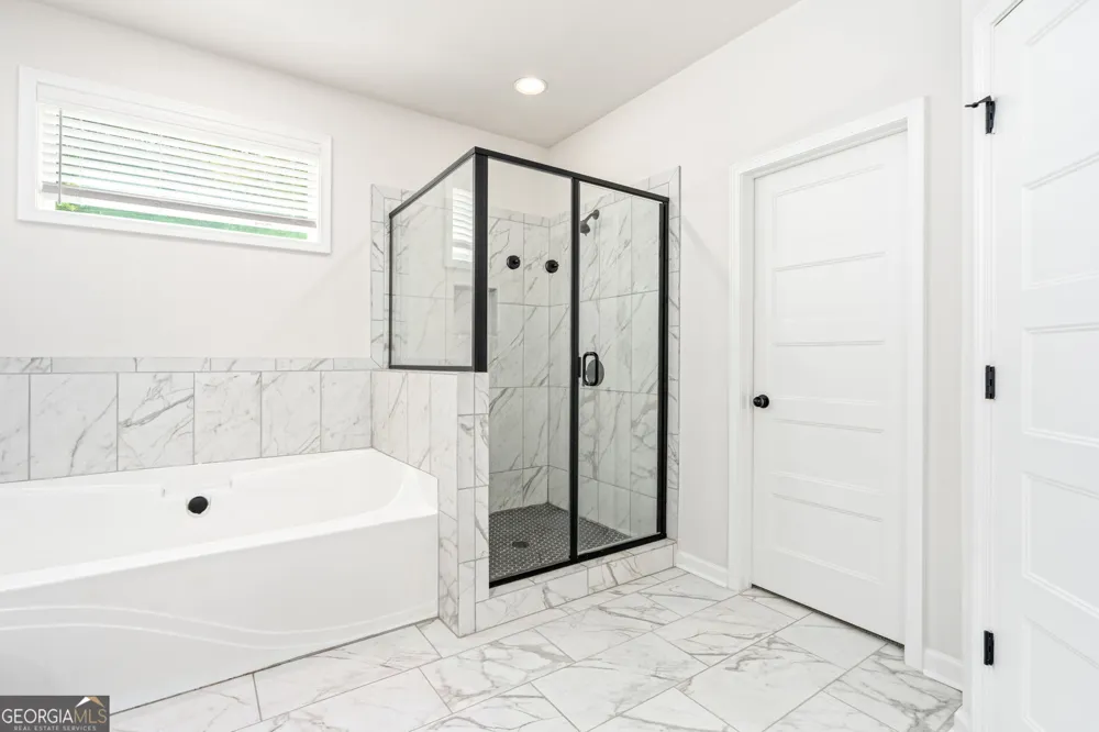 1219 Thrash RD LaGrange, GA 30241