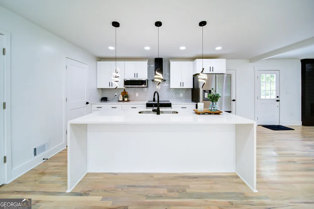 4307 Cedar Wood DR SW Lilburn, GA 30047