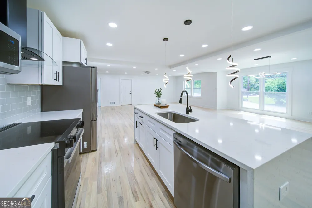 4307 Cedar Wood DR SW Lilburn, GA 30047
