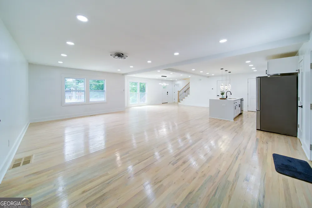 4307 Cedar Wood DR SW Lilburn, GA 30047