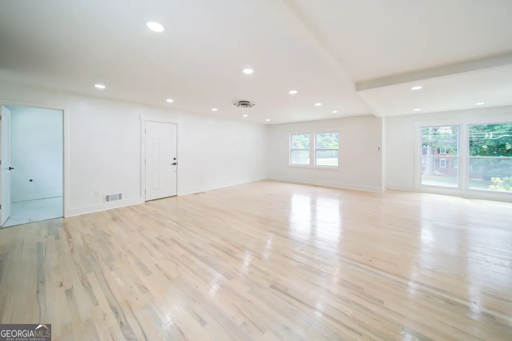 4307 Cedar Wood DR SW Lilburn, GA 30047
