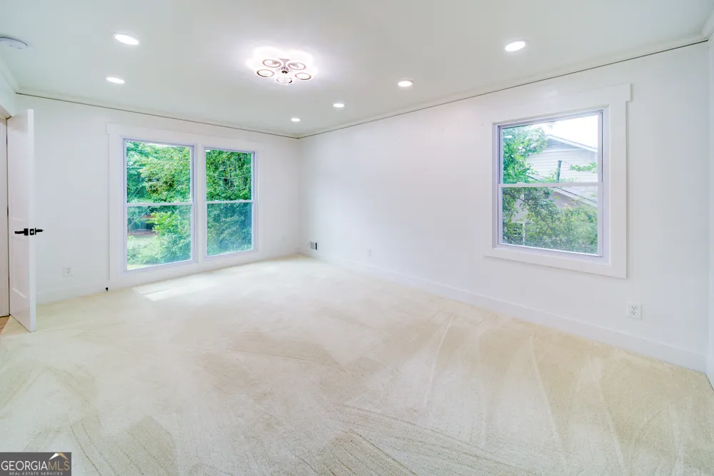 4307 Cedar Wood DR SW Lilburn, GA 30047