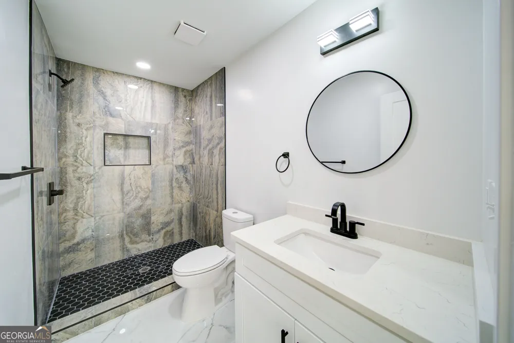 4307 Cedar Wood DR SW Lilburn, GA 30047