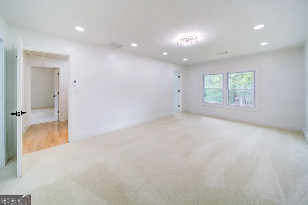 4307 Cedar Wood DR SW Lilburn, GA 30047