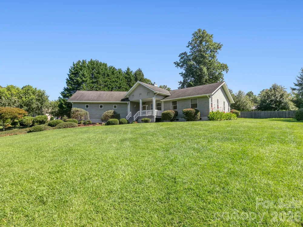 128 Stone House Road Hendersonville, NC 28739
