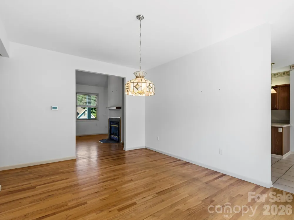 128 Stone House Road Hendersonville, NC 28739