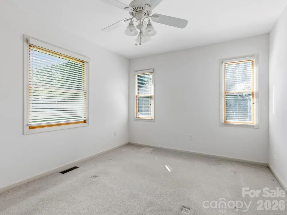 128 Stone House Road Hendersonville, NC 28739