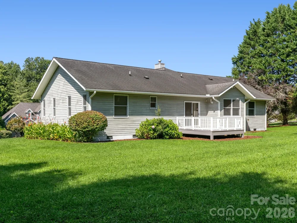 128 Stone House Road Hendersonville, NC 28739