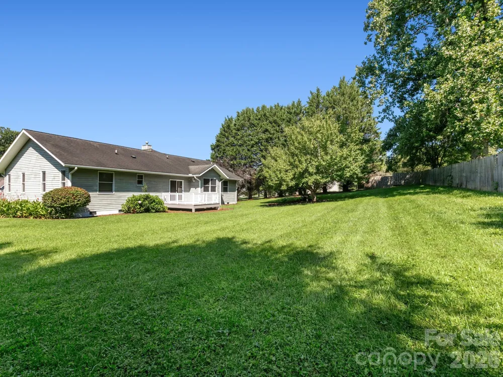 128 Stone House Road Hendersonville, NC 28739