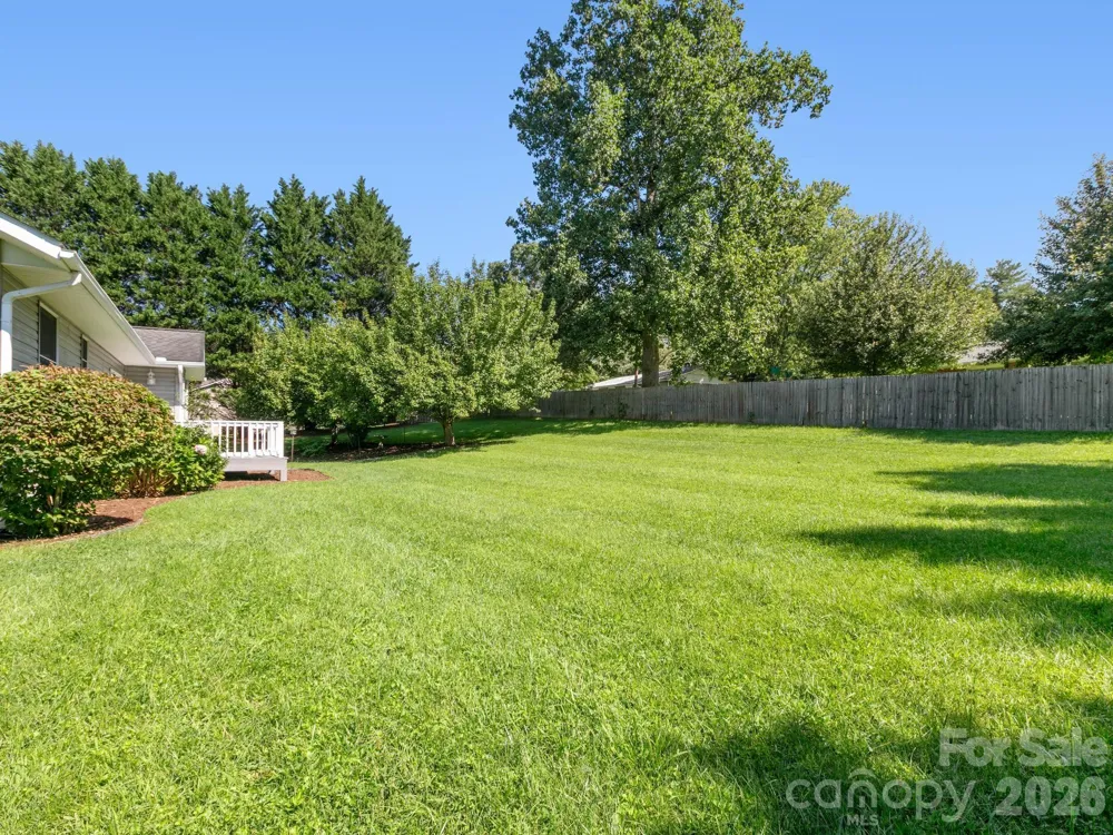 128 Stone House Road Hendersonville, NC 28739