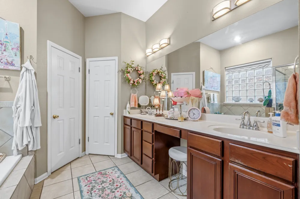 1205 Augusta Bend Drive Hutto, TX 78634