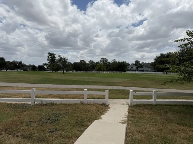 124 Martha Lane Kyle, TX 78640