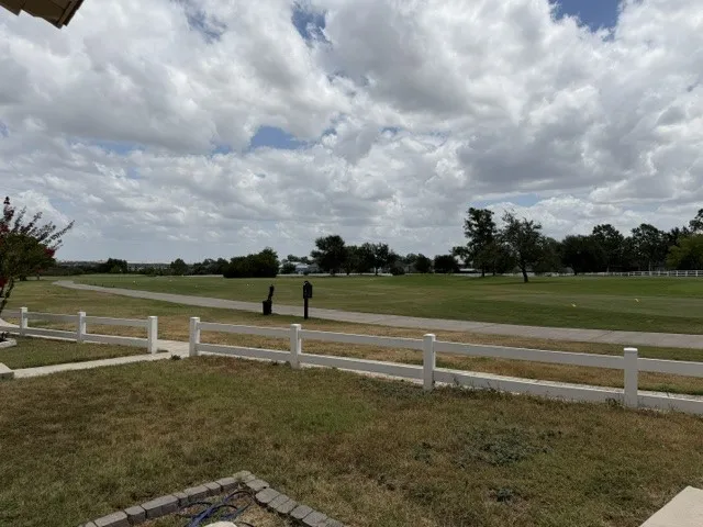 124 Martha Lane Kyle, TX 78640