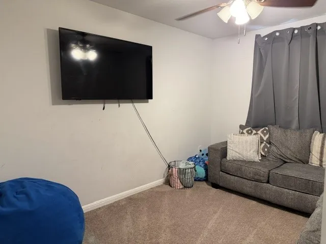 124 Martha Lane Kyle, TX 78640