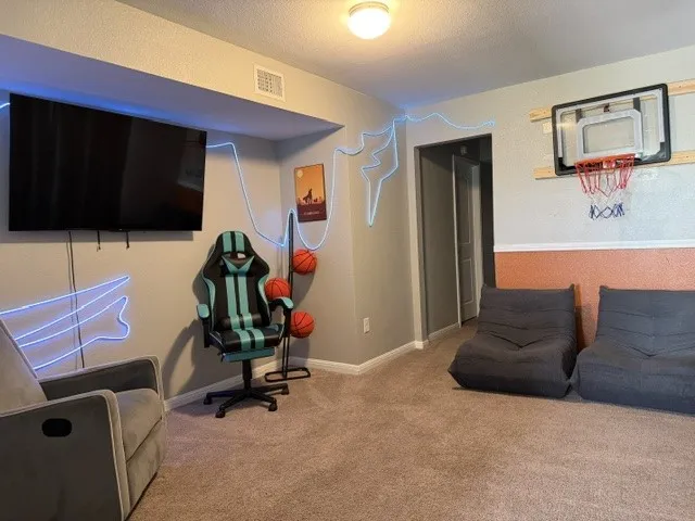 124 Martha Lane Kyle, TX 78640