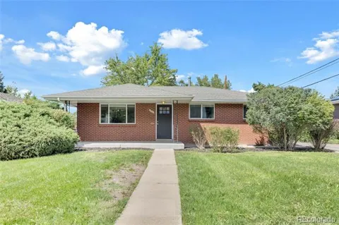 2921 E Colorado Avenue