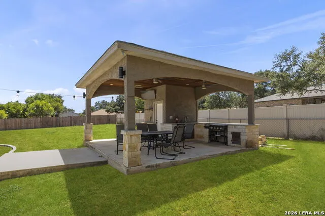 7606 Triple Leaf China Grove, TX 78263