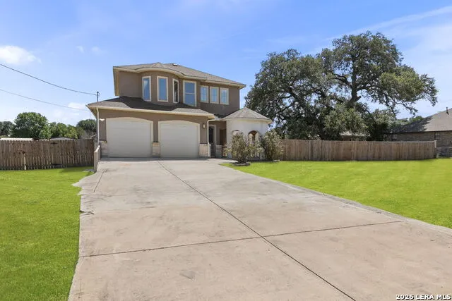 7606 Triple Leaf China Grove, TX 78263
