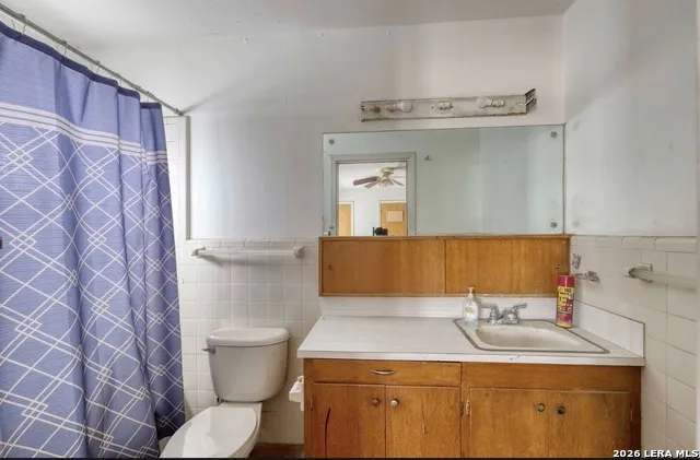 541 4th Uvalde, TX 78801